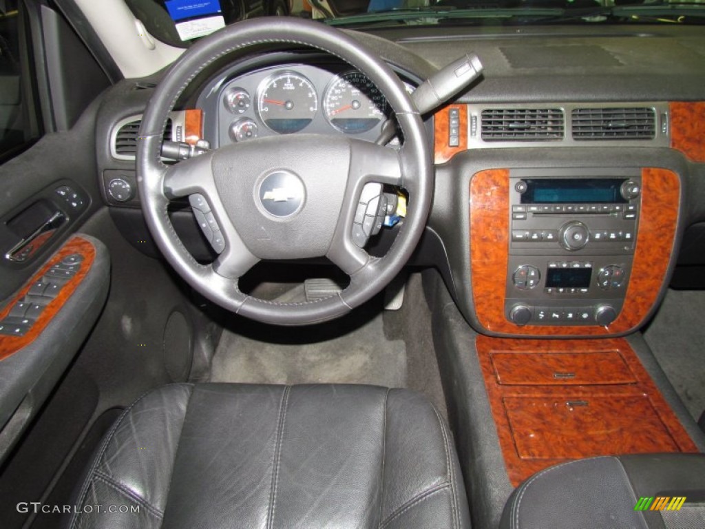 2007 Chevrolet Avalanche LTZ Ebony Dashboard Photo #50579734