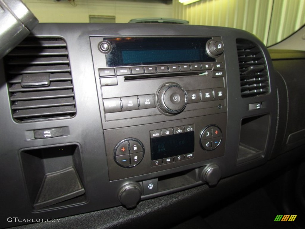 2008 Chevrolet Silverado 1500 LT Extended Cab Controls Photo #50580931