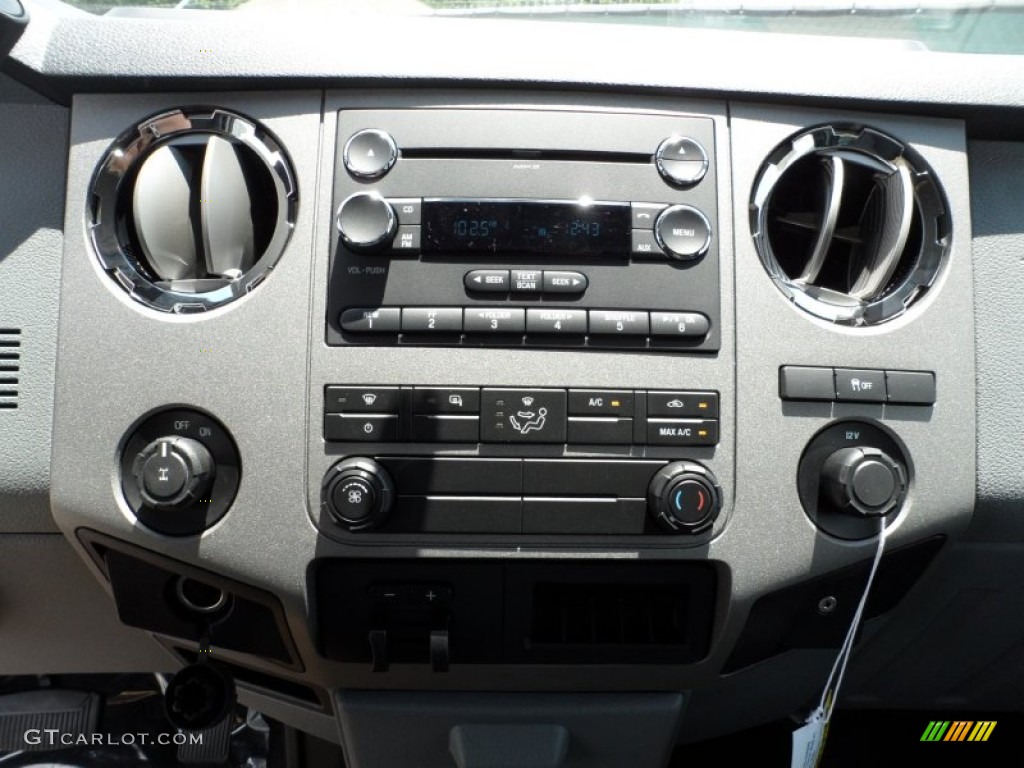 2011 Ford F250 Super Duty XLT Crew Cab Controls Photo #50583736