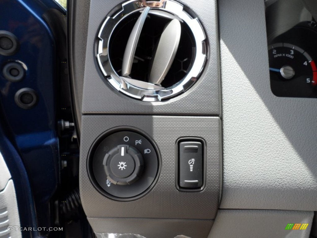 2011 Ford F250 Super Duty XLT Crew Cab Controls Photo #50583841