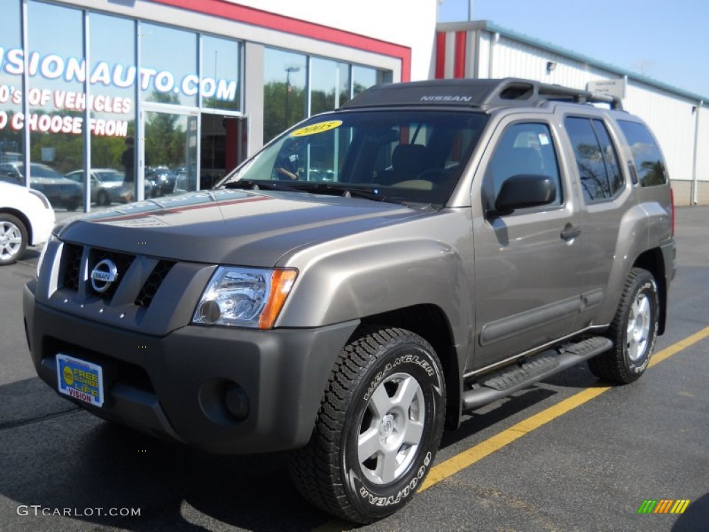 2005 Xterra S 4x4 - Granite Metallic / Desert/Graphite photo #1