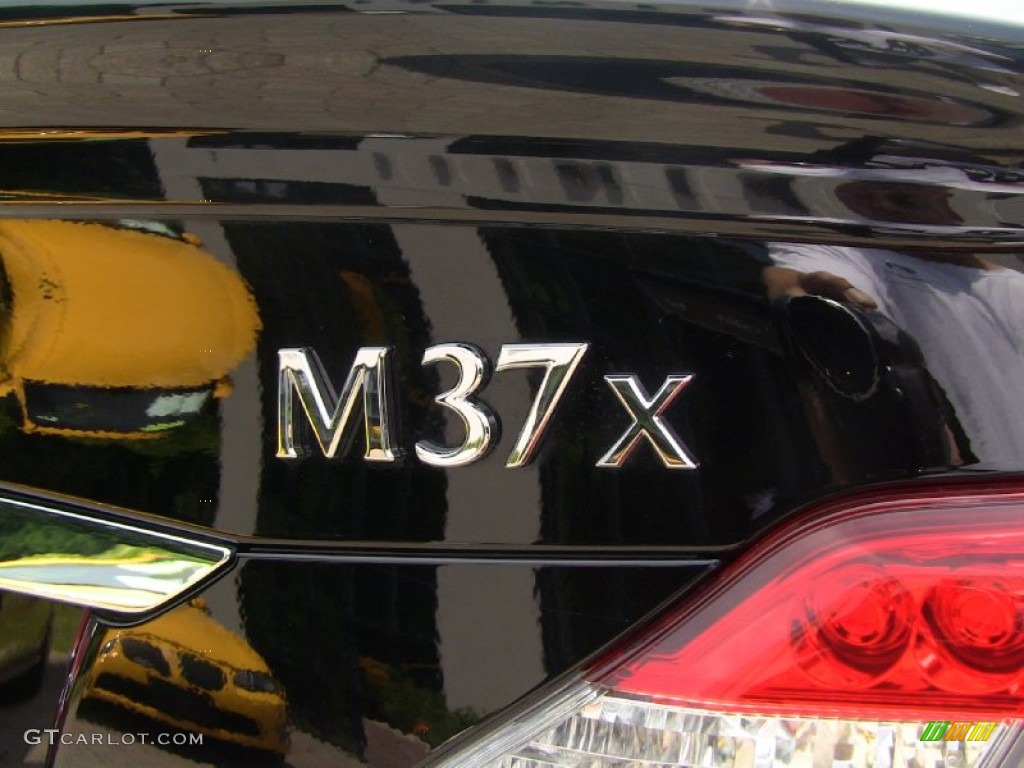 2011 M 37x AWD Sedan - Black Obsidian / Graphite photo #9