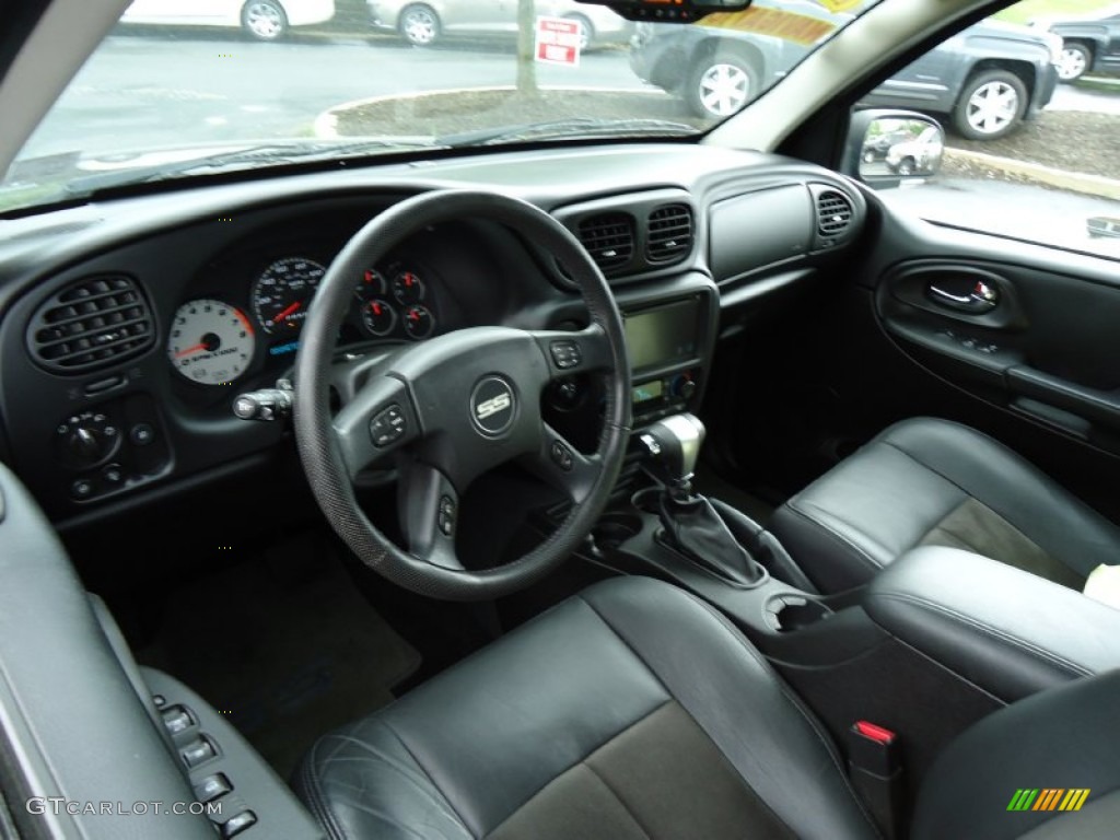 2006 Chevrolet TrailBlazer SS AWD Ebony Dashboard Photo #50590433