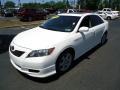 Super White - Camry SE Photo No. 3