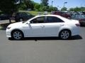 Super White - Camry SE Photo No. 4