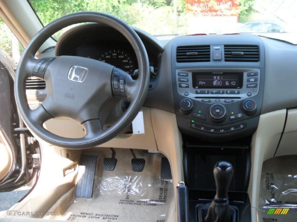 2006 Honda Accord SE Sedan Ivory Dashboard Photo #50594144