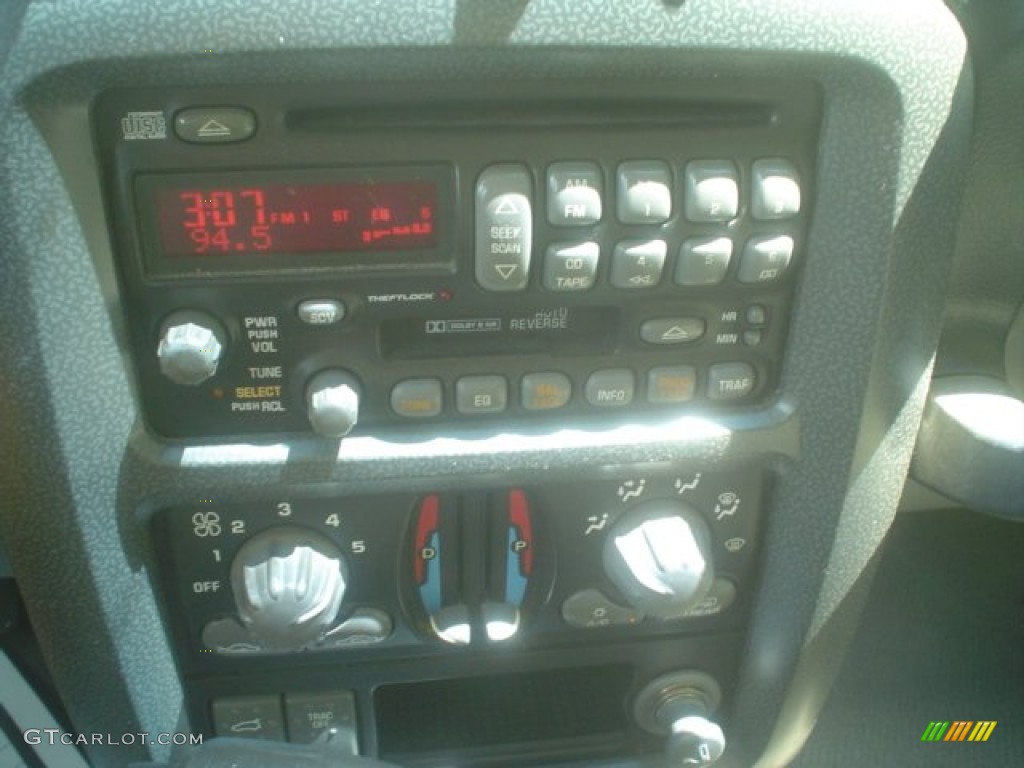 2001 Pontiac Aztek GT Controls Photo #50595134