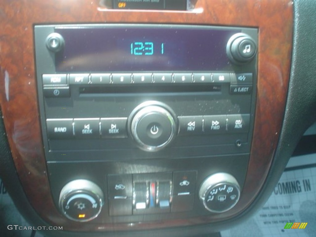 2010 Impala LT - Silver Ice Metallic / Gray photo #22