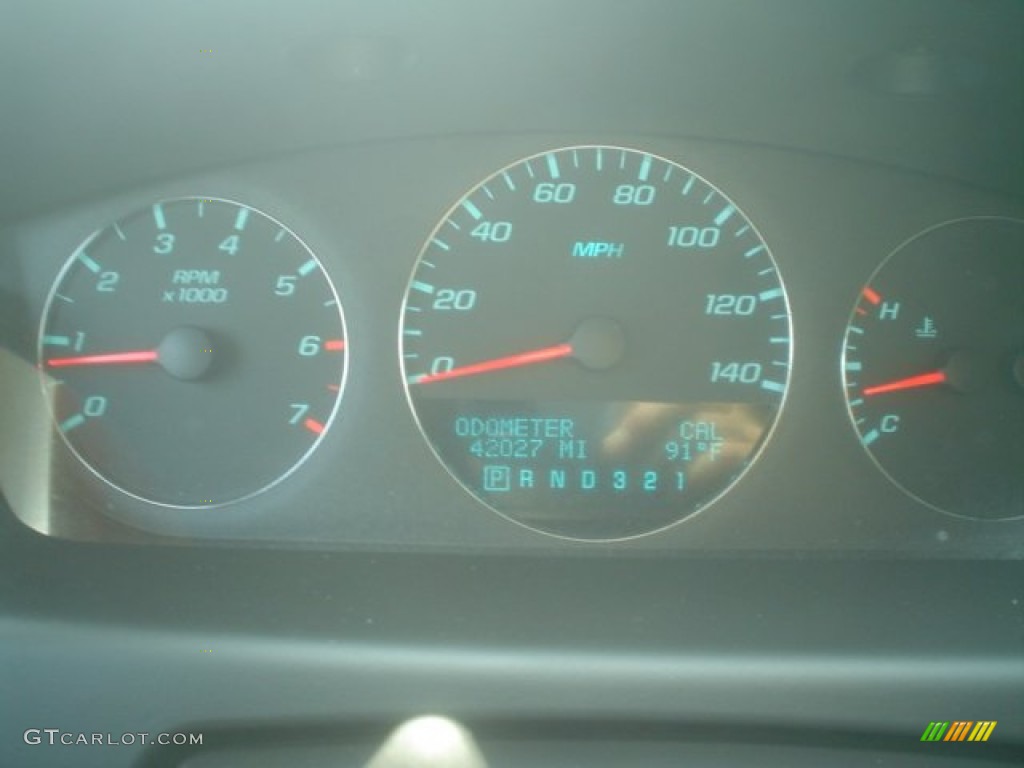 2010 Impala LT - Silver Ice Metallic / Gray photo #24