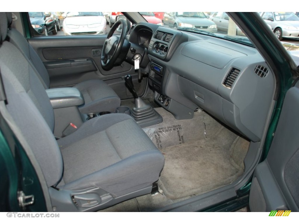 Gray Interior 2001 Nissan Frontier XE King Cab Photo #50602029