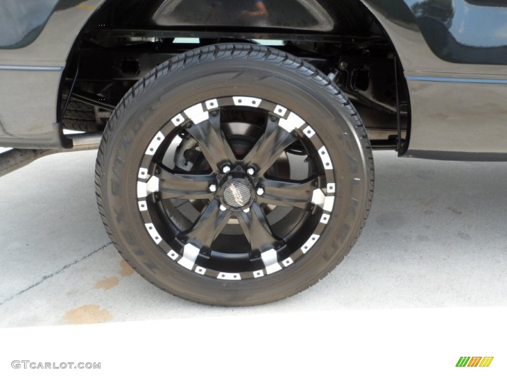 2010 F150 STX SuperCab - Tuxedo Black / Medium Stone photo #14