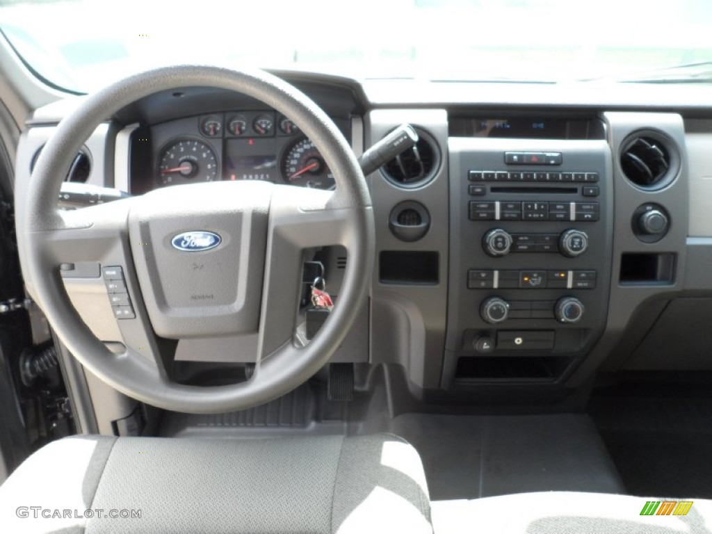 2010 F150 STX SuperCab - Tuxedo Black / Medium Stone photo #39