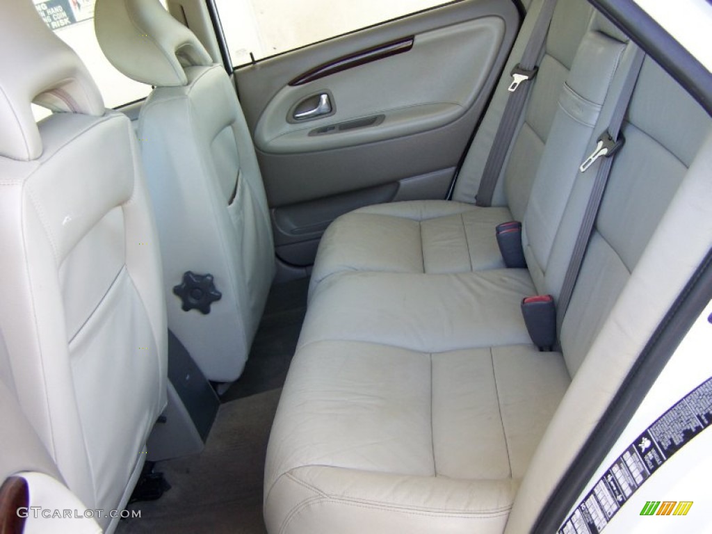 Taupe/Light Taupe Interior 2002 Volvo S40 1.9T Photo #50603565