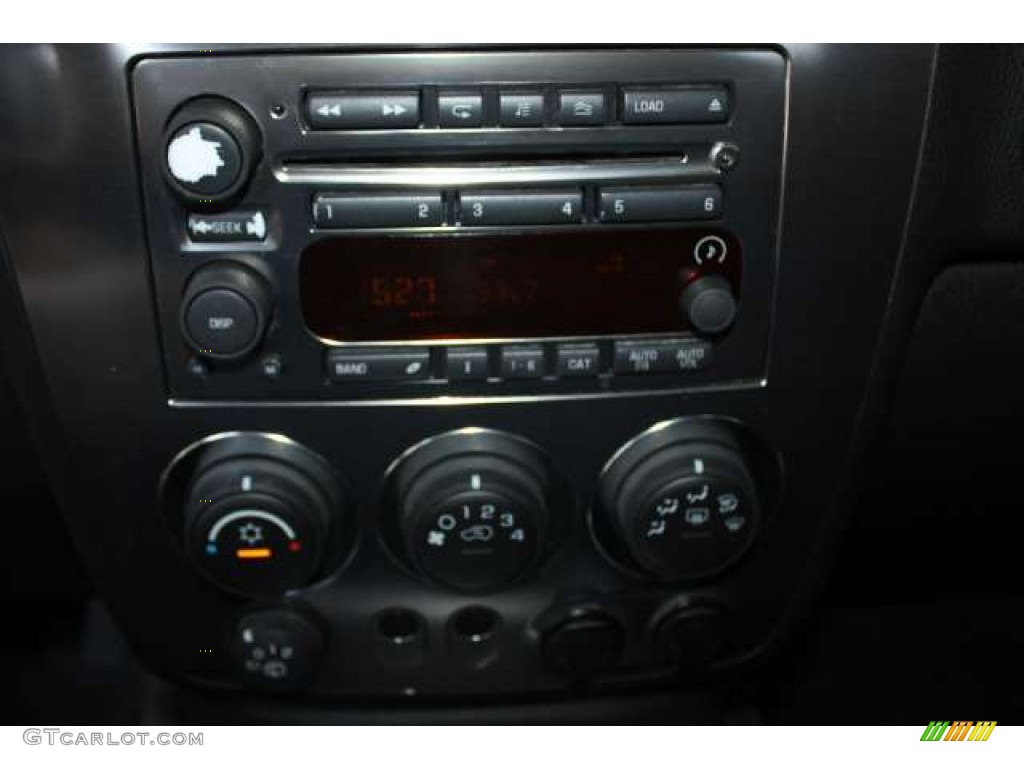 2006 Hummer H3 Standard H3 Model Controls Photo #50604003