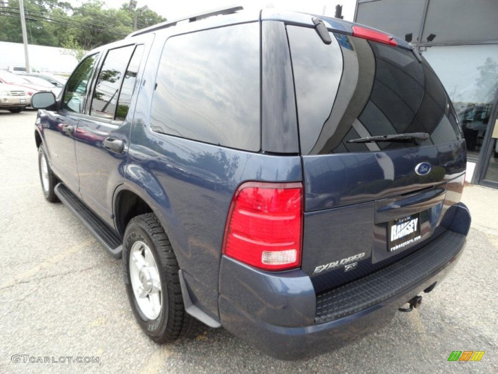 2004 Explorer XLT 4x4 - Dark Blue Pearl Metallic / Graphite photo #4