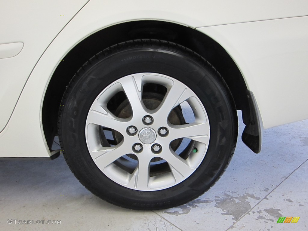 2004 Toyota Camry LE Wheel Photo #50604228