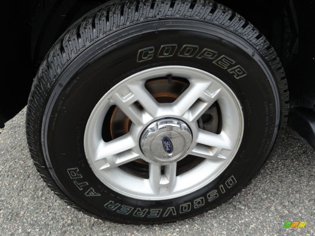 2004 Explorer XLT 4x4 - Dark Blue Pearl Metallic / Graphite photo #38