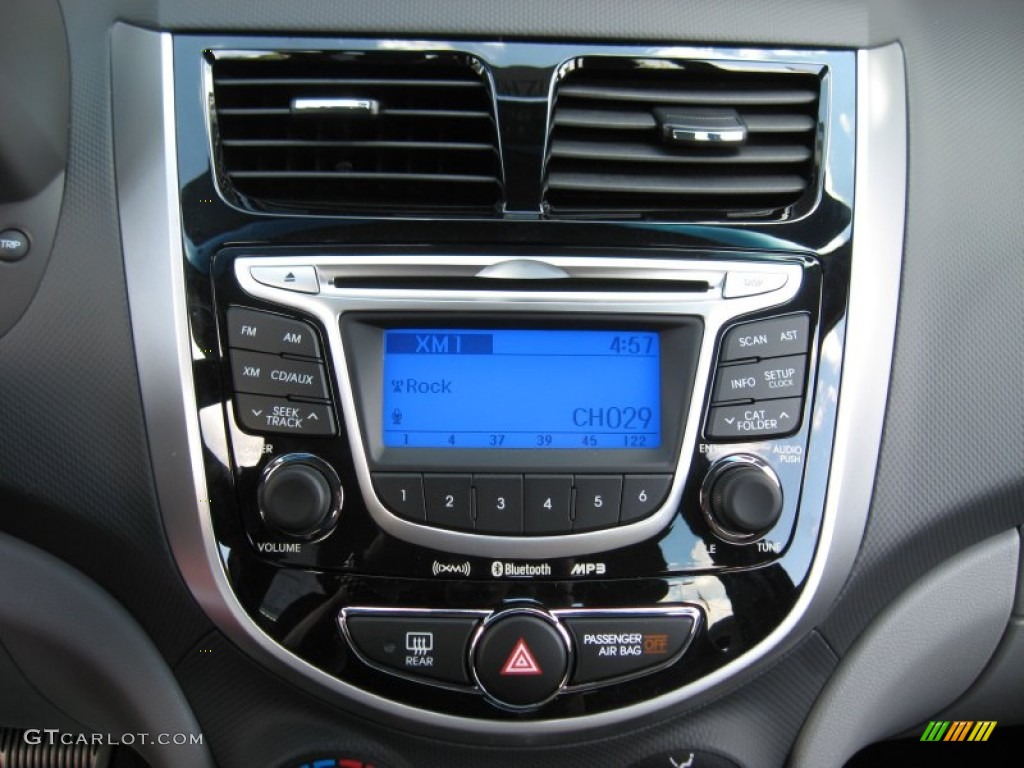 2012 Hyundai Accent GLS 4 Door Controls Photo #50606877