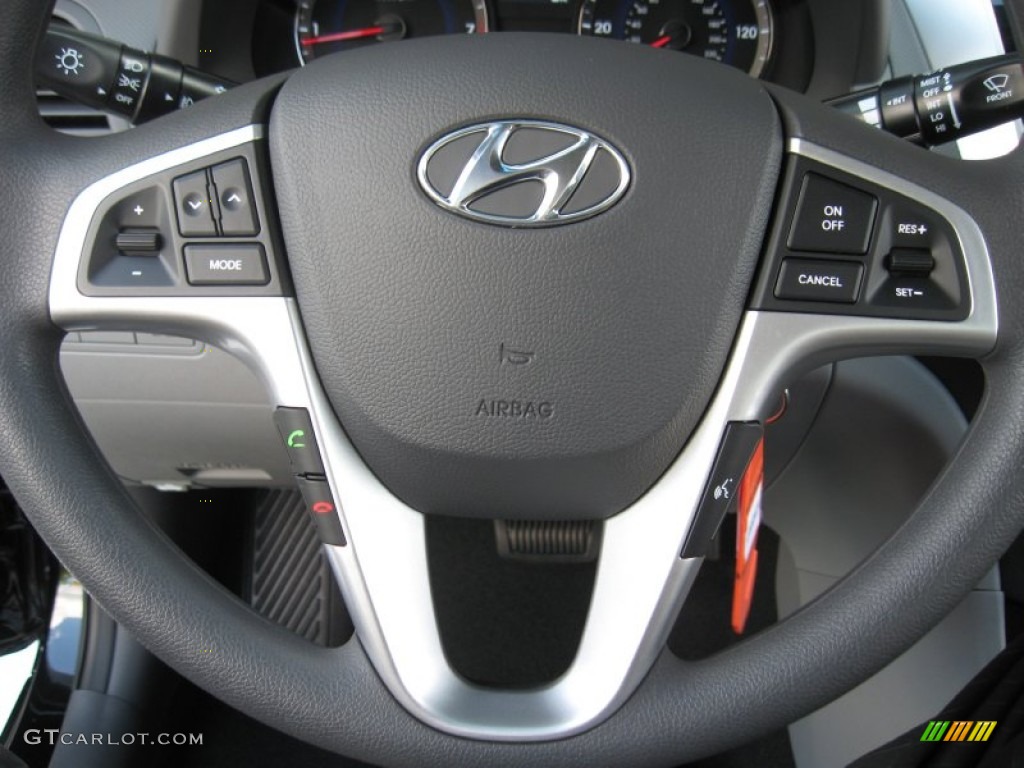 2012 Hyundai Accent GLS 4 Door Controls Photo #50606922