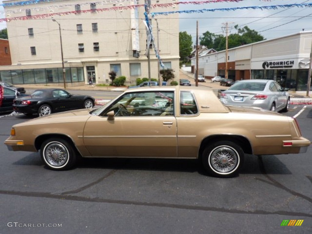 Sungold Metallic 1987 Oldsmobile Cutlass Supreme Coupe Exterior Photo #50610353