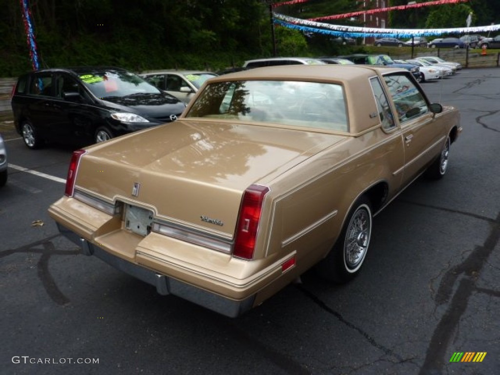 1987 Cutlass Supreme Coupe - Sungold Metallic / Beige photo #5