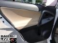 Super White - RAV4 4WD Photo No. 15