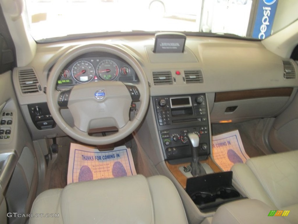 2004 Volvo XC90 T6 AWD Taupe Dashboard Photo #50611962