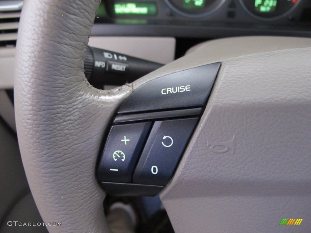 2004 Volvo XC90 T6 AWD Controls Photo #50612010