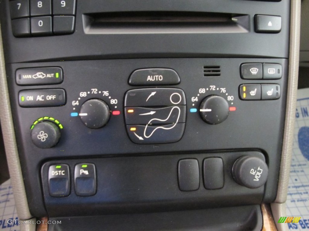 2004 Volvo XC90 T6 AWD Controls Photo #50612061