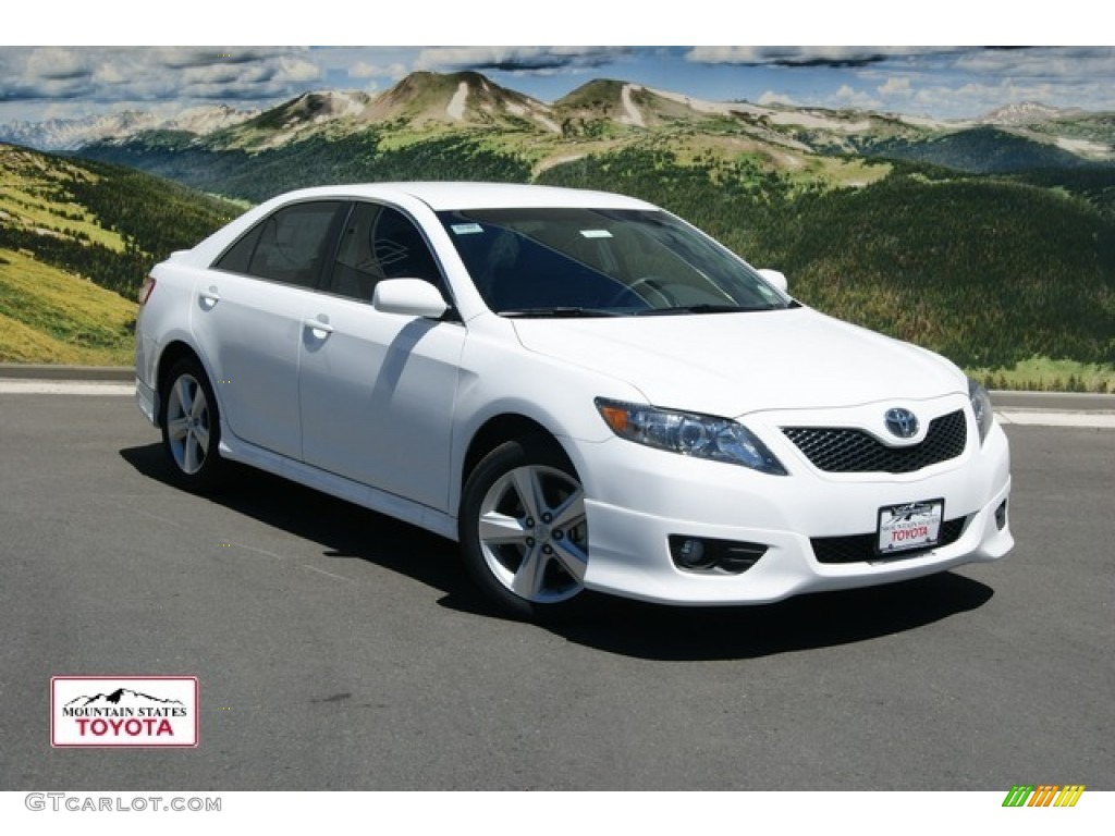 2011 Camry SE V6 - Super White / Ash photo #1