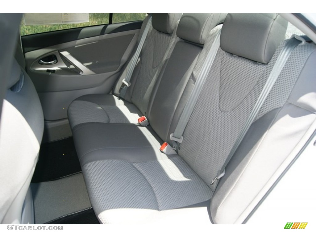 2011 Camry SE V6 - Super White / Ash photo #8