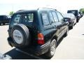 Dark Green Metallic - Tracker 4WD Hard Top Photo No. 2