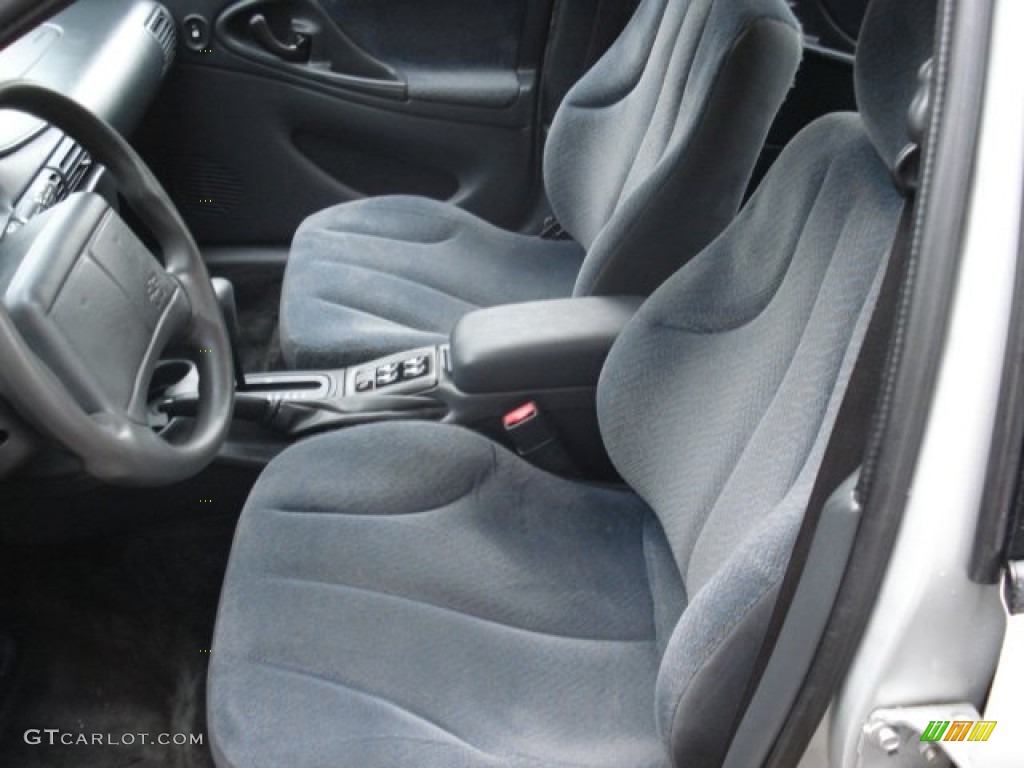 2002 Cavalier LS Sedan - Ultra Silver Metallic / Graphite photo #13