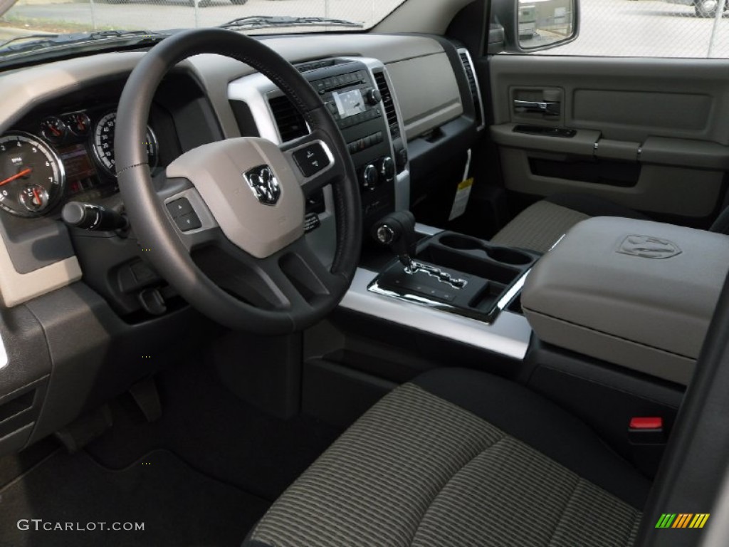 2010 Ram 1500 Big Horn Quad Cab 4x4 - Bright Silver Metallic / Dark Slate/Medium Graystone photo #26