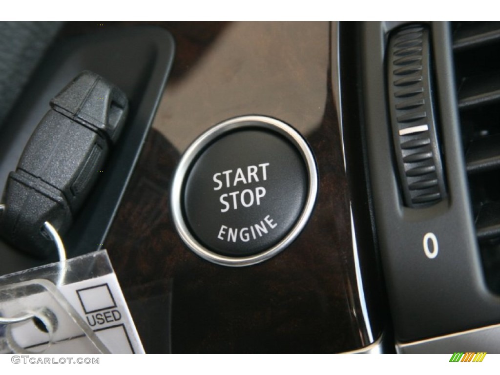 2012 BMW X5 xDrive35i Sport Activity Controls Photo #50617185