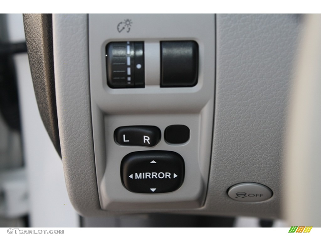 2010 Subaru Forester 2.5 XT Limited Controls Photo #50617341