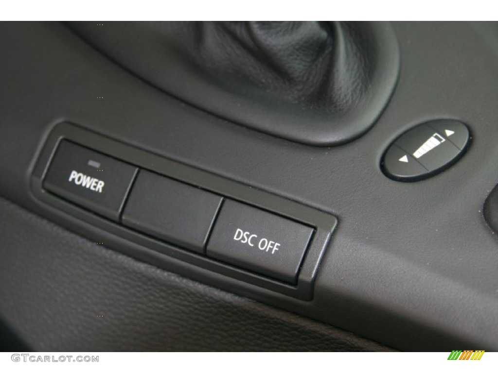 2011 BMW M3 Coupe Controls Photo #50619018