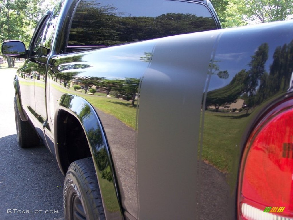 2003 Dakota Sport Club Cab 4x4 - Black / Dark Slate Gray photo #21