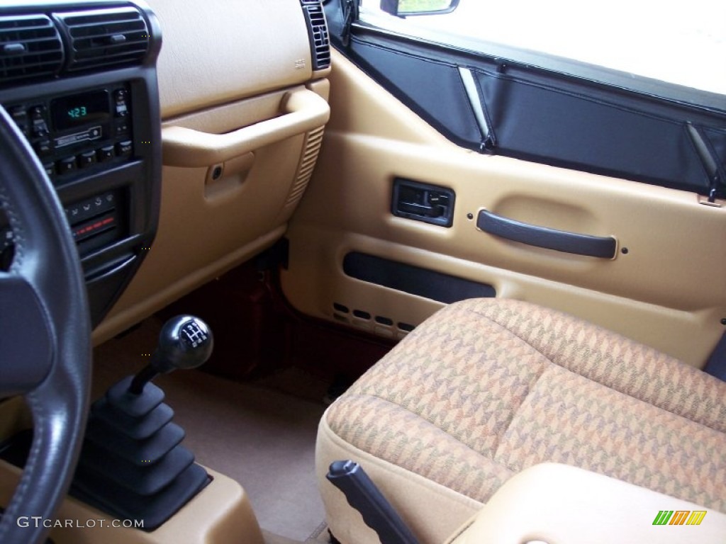 1998 Wrangler Sport 4x4 - Chili Pepper Red Pearl / Khaki photo #35