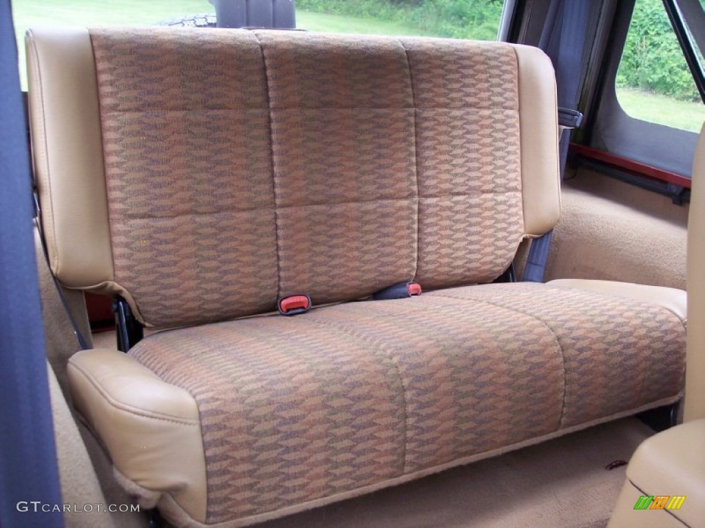 1998 Wrangler Sport 4x4 - Chili Pepper Red Pearl / Khaki photo #42