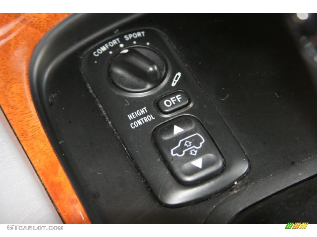 2002 Lexus LX 470 Controls Photo #50620839
