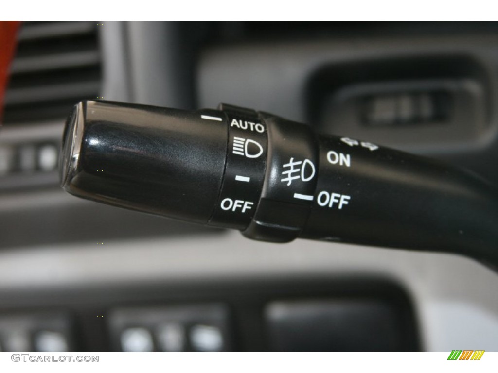 2002 Lexus LX 470 Controls Photo #50620947