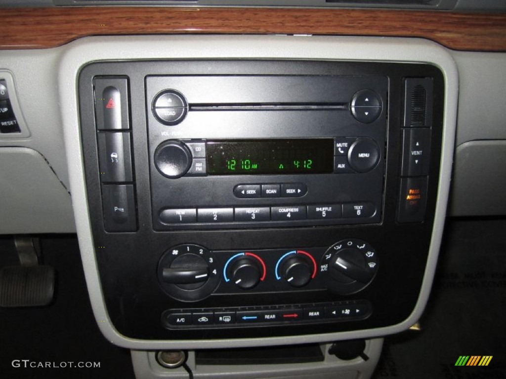 2004 Ford Freestar SEL Controls Photo #50622255