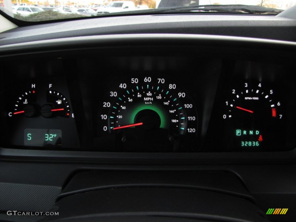 2009 Dodge Journey SXT Gauges Photo #50622360