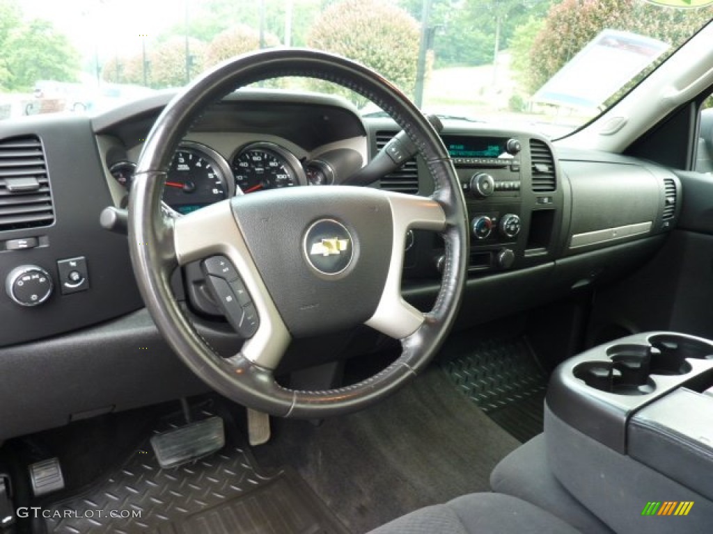 2007 Chevrolet Silverado 2500HD LT Regular Cab 4x4 Ebony Steering Wheel Photo #50624862