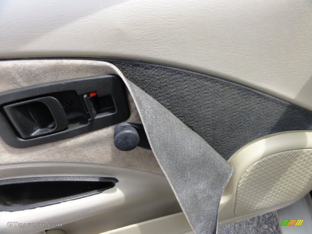 1996 S Series SC2 Coupe - Gold / Beige photo #15