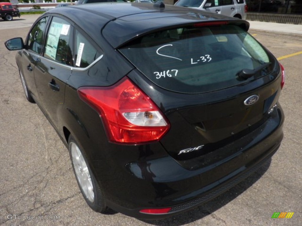 2012 Focus SEL 5-Door - Tuxedo Black Metallic / Tuscany Red Leather photo #2