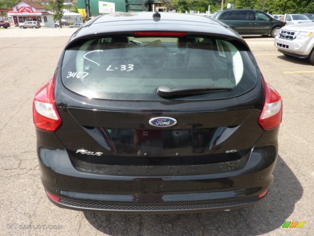 2012 Focus SEL 5-Door - Tuxedo Black Metallic / Tuscany Red Leather photo #3