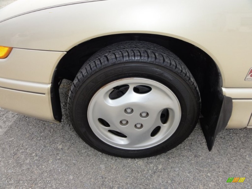 1996 Saturn S Series SC2 Coupe Wheel Photo #50625489