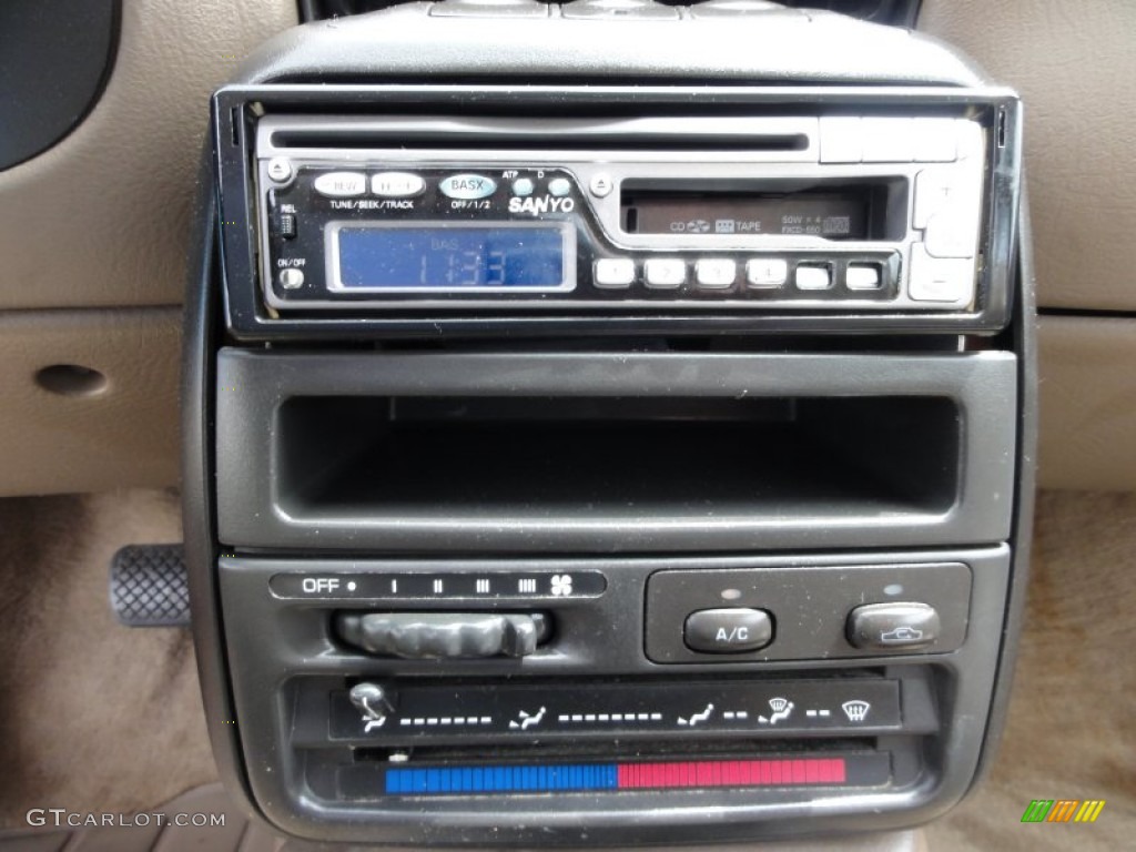 1996 S Series SC2 Coupe - Gold / Beige photo #39